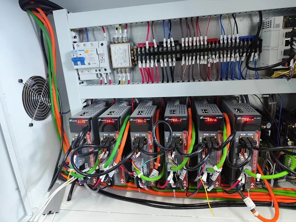 động cơ AC servo lichuan