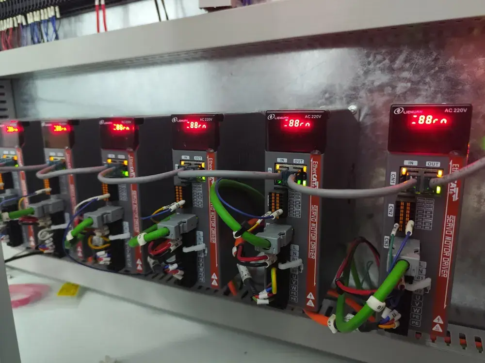 động cơ AC servo lichuan
