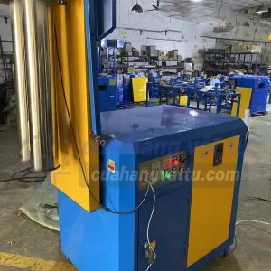 Máy lộn ống quần áo tự động