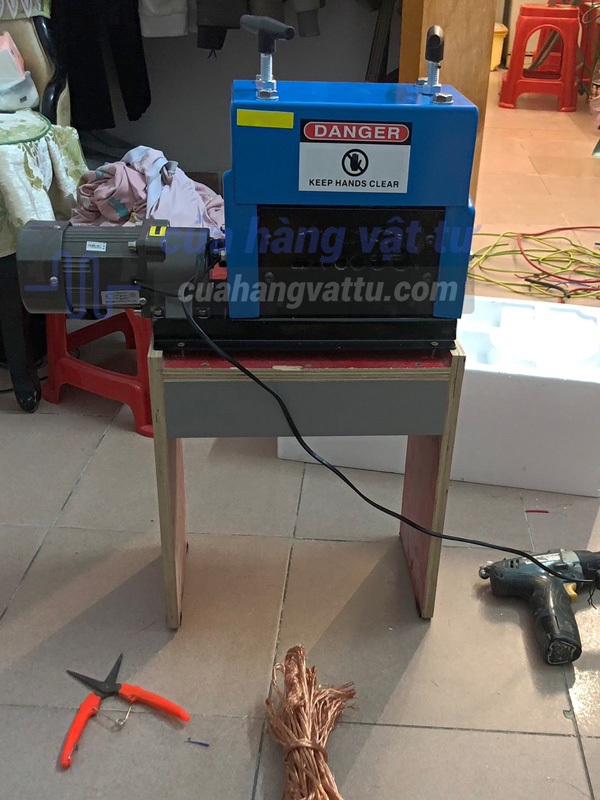 máy tách lõi đây điện