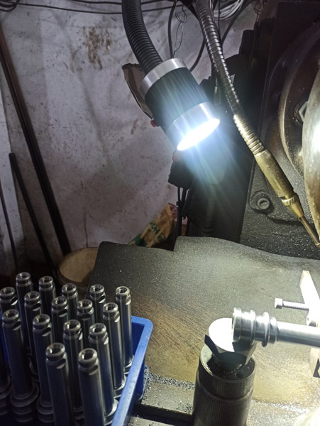 Đèn led máy tiện