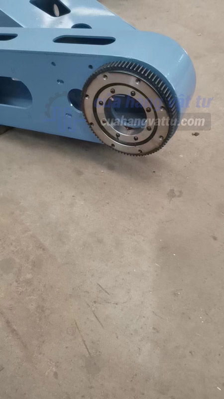 trục xoay cánh tay robot công nghiệp