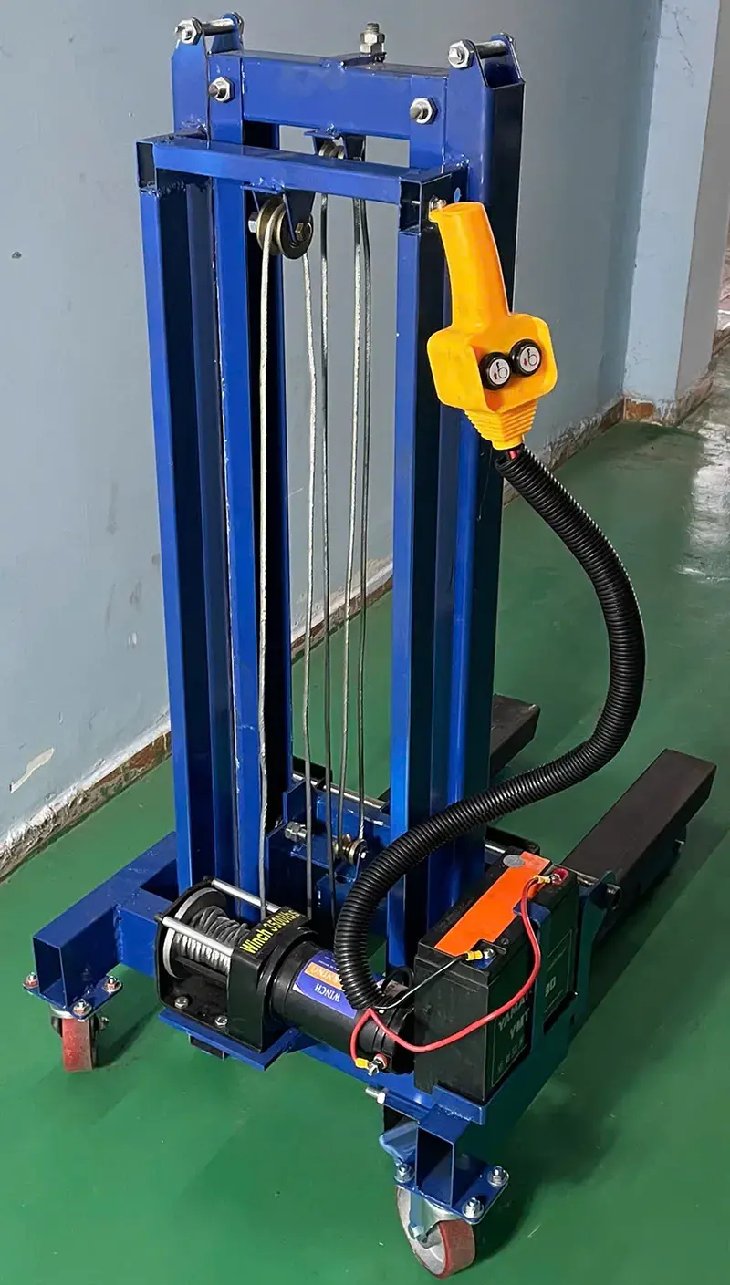 xe nâng tời điện kéo